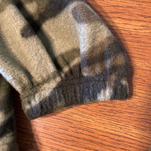 Derek Heart Women’s Cowl Neck Sweatshirt. - Picture 6 of 6